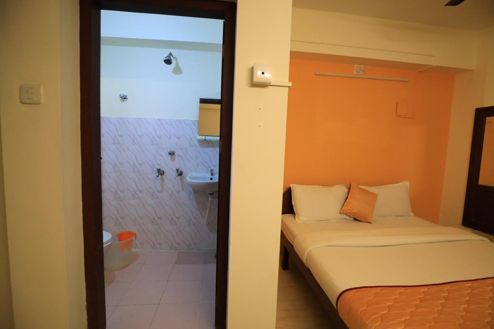 Hotel Gamas Inn Thiruvananthapuram Екстер'єр фото