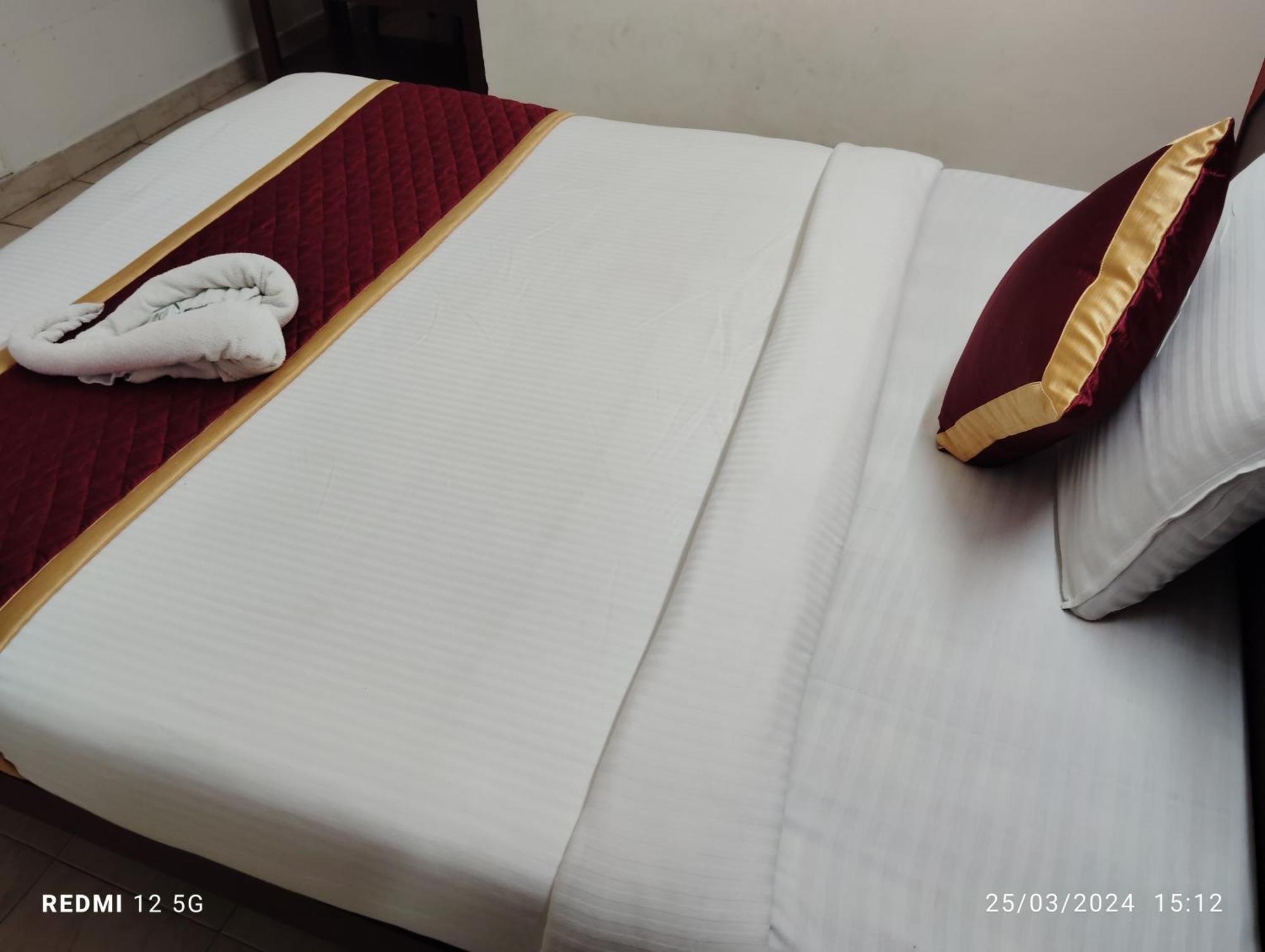 Hotel Gamas Inn Thiruvananthapuram Екстер'єр фото